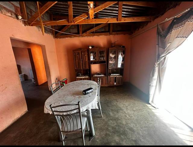 3 BEDROOM HOUSE FOR SALE IN HEBRON